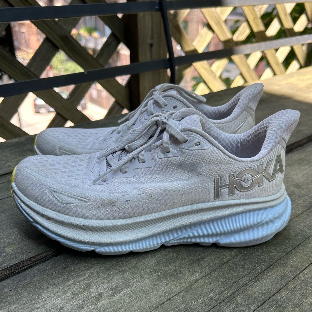 Hoka Clifton 9 Running Shoes Women’s size 7
